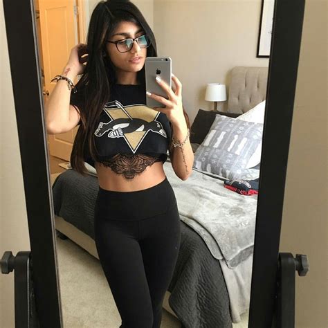 hot mia khalifa|Mia K. (@miakhalifa) Official .